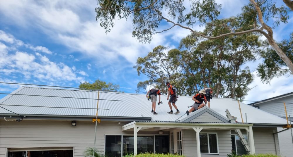 Metal Roofing vs Tile Roofing: Discover Key Differences